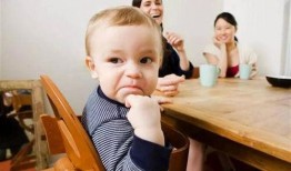 全神贯注吃瓜,尽享瓜界盛宴